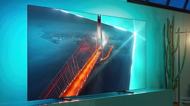 LG OLED C5 48 pouces en contexte home cinéma — rendu couleurs et noirs absolus