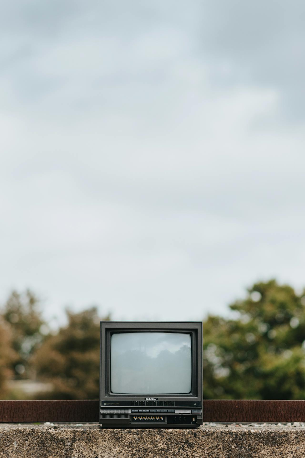 Mini-LED : zones, algorithmes et la vraie bataille du local dimming