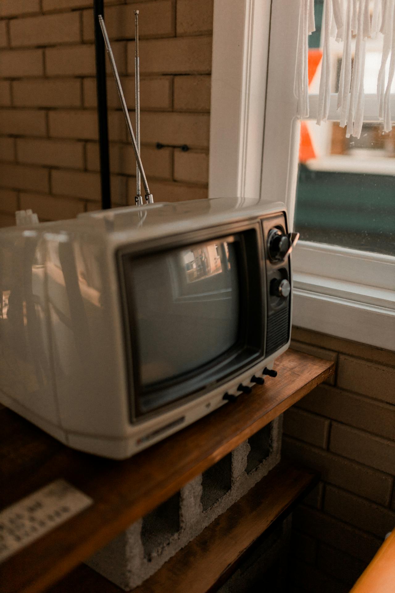 Rayon TV en magasin avec différentes marques